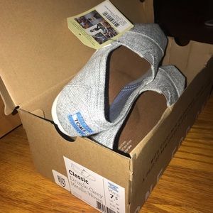 Classic Brand new toms